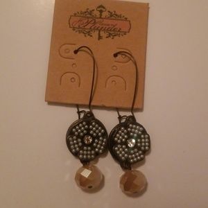 Plunder vintage flower earrings